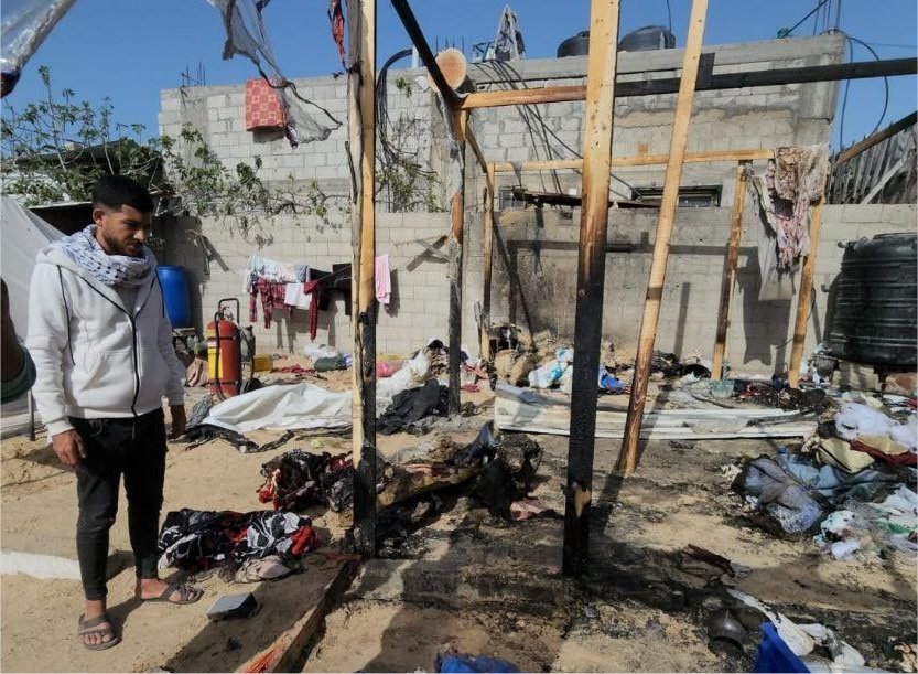 قصف خيام النازحين في منطقة المواصي