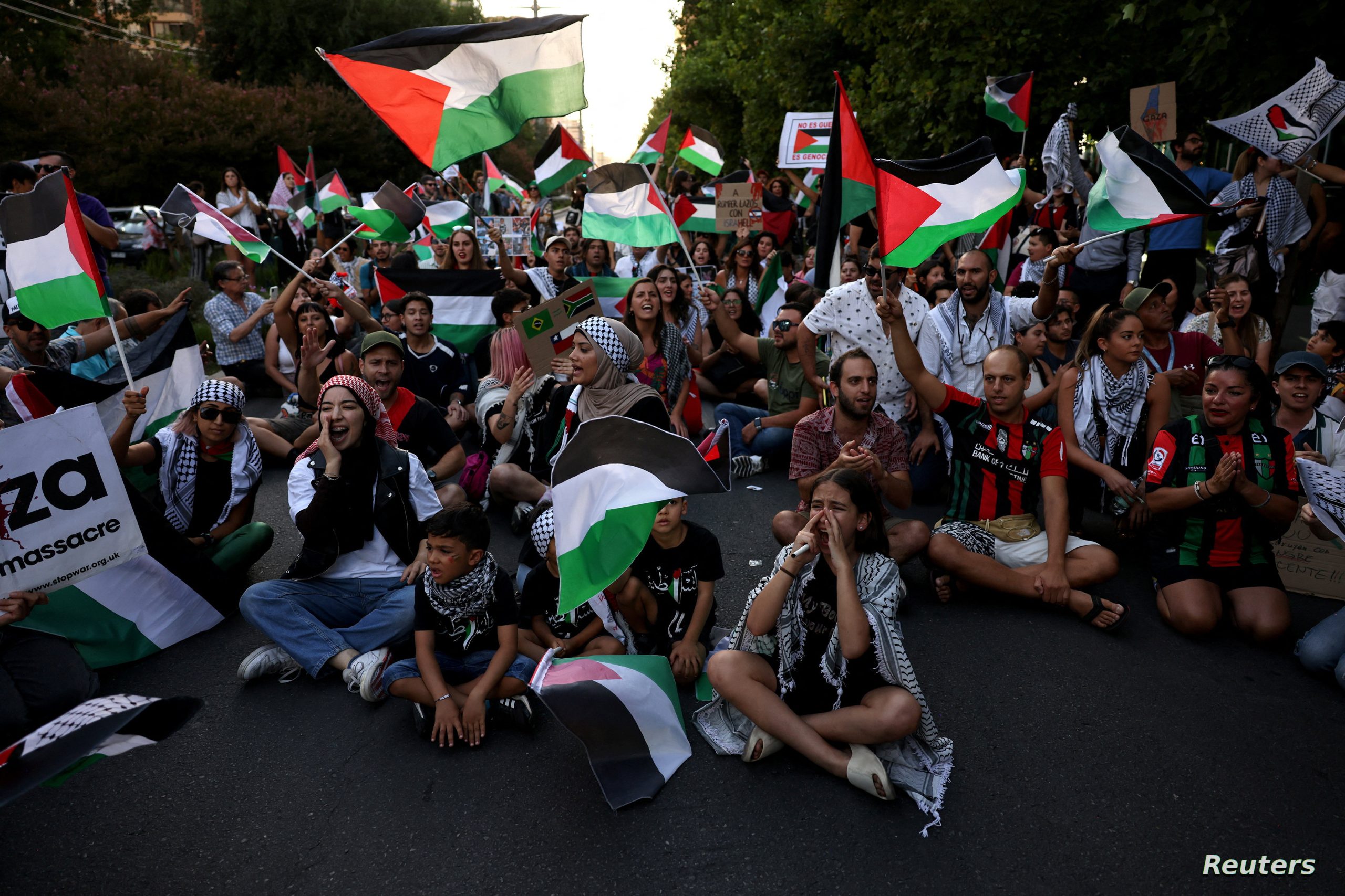 تظاهرات في تشيلي دعمًا لغزة وتنديدًا باستمرار العدوان الإسرائيلي
