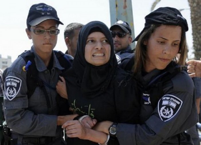 ضمن سياسة استهداف النساء.. الاحتلال يحوّل خمس أسيرات للاعتقال الإداريّ