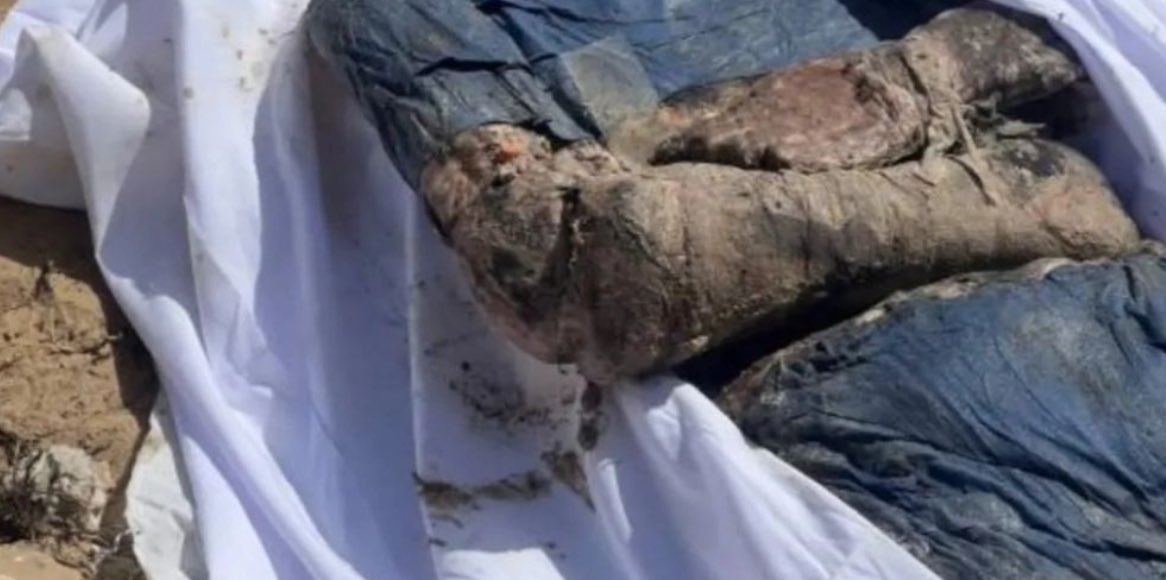 انتشال 73 جثمانًا.. فصول جديدة من جرائم المقابر الجماعية للاحتلال في “مستشفى ناصر”