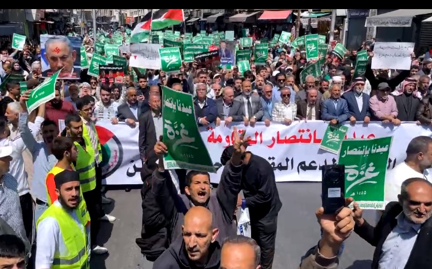“عيدنا بانتصار المقاومة”.. آلاف الأردنيين يواصلون فعاليات النصرة لغزة