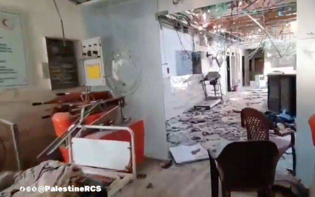 مشاهد توثق الدمار الهائل داخل مستشفى الأمل وخارجه في خان يونس