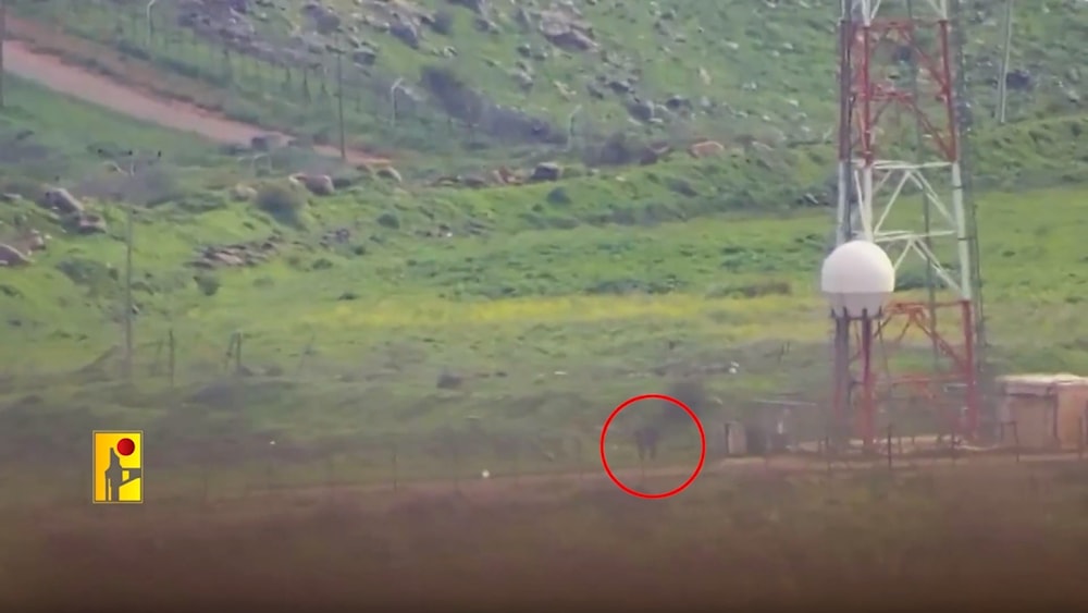 حزب الله يستهدف قاعدة “زيتيم” بعشرات الصواريخ