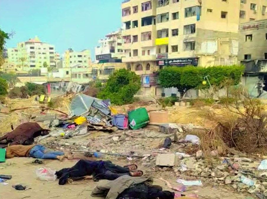 الأورومتوسطي: الجيش الإسرائيلي قتل 12 مدنيًّا من عائلة واحدة في غزة خلال نزوحهم