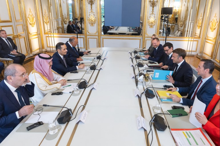 لقاء ماكرون مع الوزراء العرب