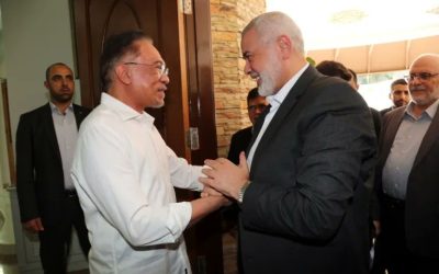 هنية يجري مباحثات مع رئيس الوزراء الماليزي حول سُبُل وقف العدوان على غزة