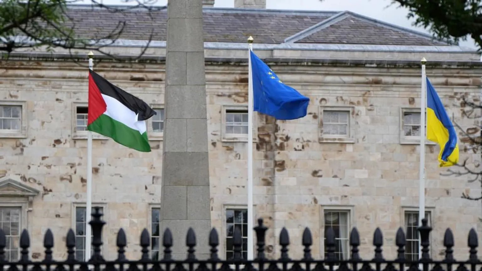 أيرلندا تعترف رسميا بدولة فلسطين وتقيم معها علاقات كاملة