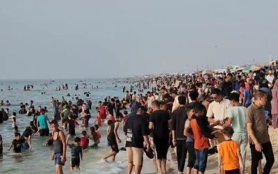 البحر .. متنفس أهالي غزة وسط الحرب والتهجير القسري