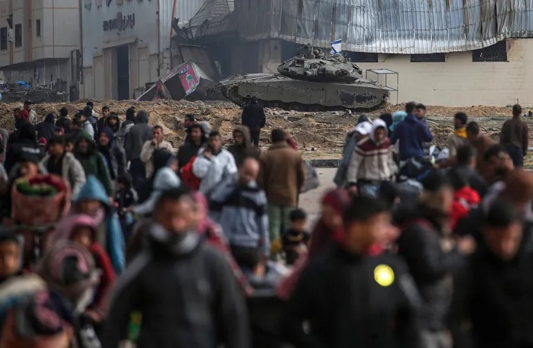 الإعلام الحكومي يحذر من اتصالات مريبة من الاحتلال على المواطنين بغزة
