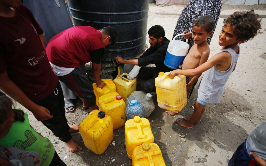 الأونروا تحذر من احتمال تفشي الكوليرا في غزة