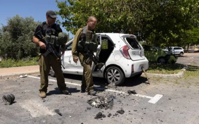 مقتل ضابط إسرائيلي وانقطاع الكهرباء عن الجليل بقصف حزب الله