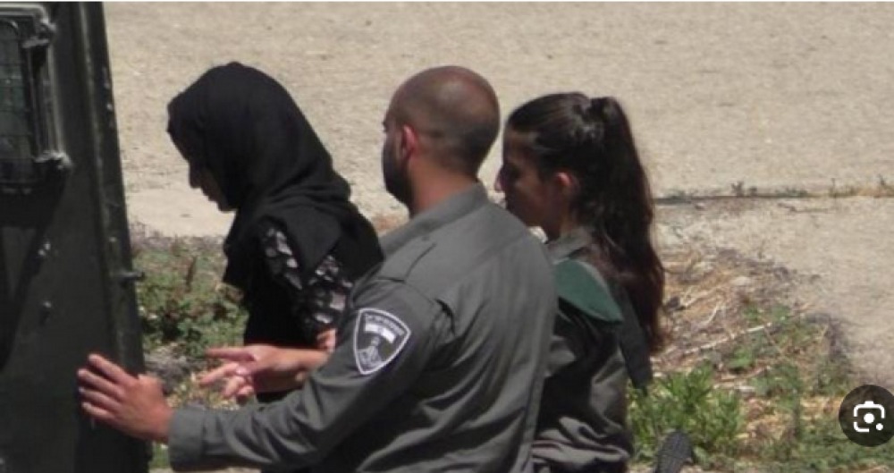 قوات الاحتلال تعتقل فتاتين مقدسيتين