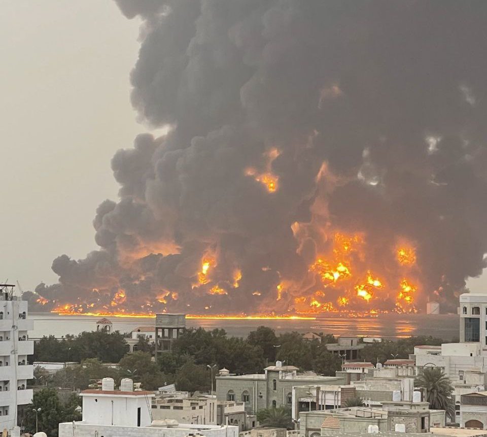 شهداء وجرحى وحرائق كبيرة بعدوان إسرائيلي على اليمن