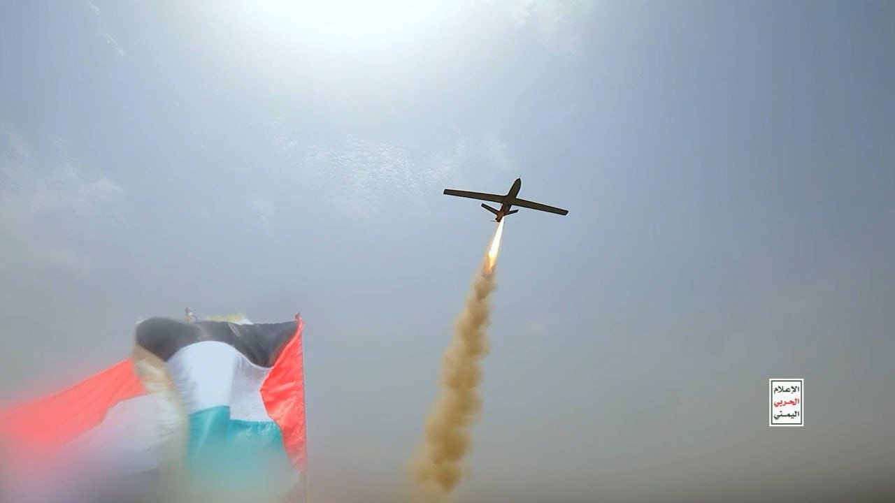 أنصار الله تبث مشاهد توثق لحظات إطلاق “المُسيّرة يافا” أنصار الله تبث مشاهد توثق لحظات إطلاق “المُسيّرة يافا”