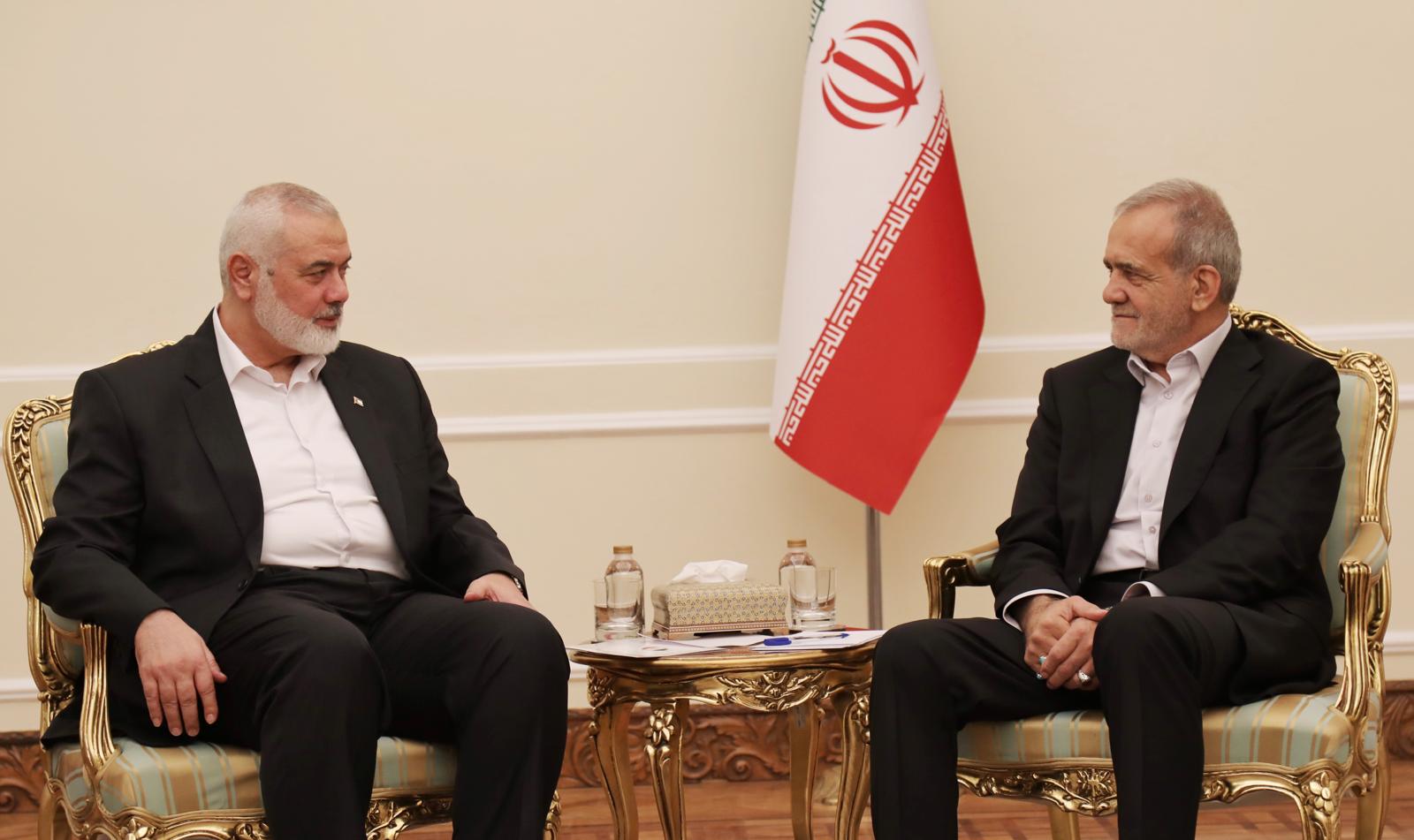هنية يبحث مع الرئيس الإيراني التطورات بغزة