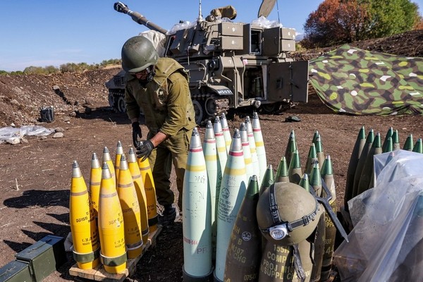 شخصيات هندية بارزة تطالب بوقف إرسال الأسلحة إلى “إسرائيل”