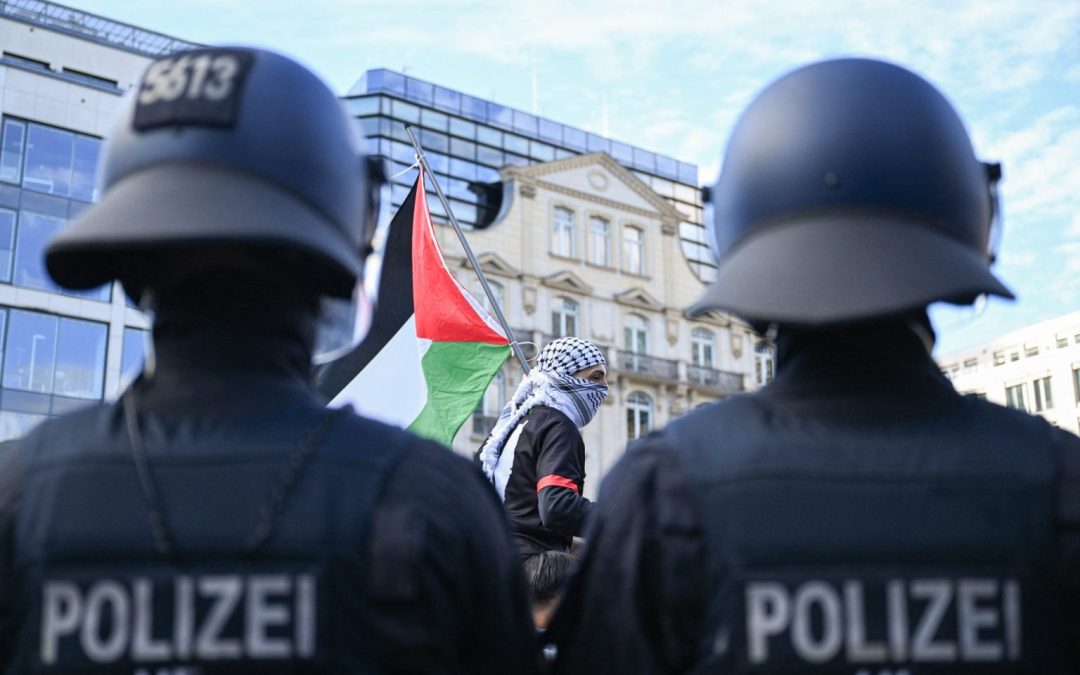الشرطة الألمانية تدهم وتفتش منازل مؤيدين لفلسطين