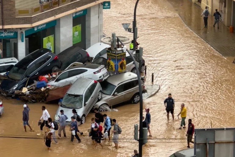 حماس تبعث برسالة تضامنية إلى الشعب الإسباني بعد الفيضانات المدمرة