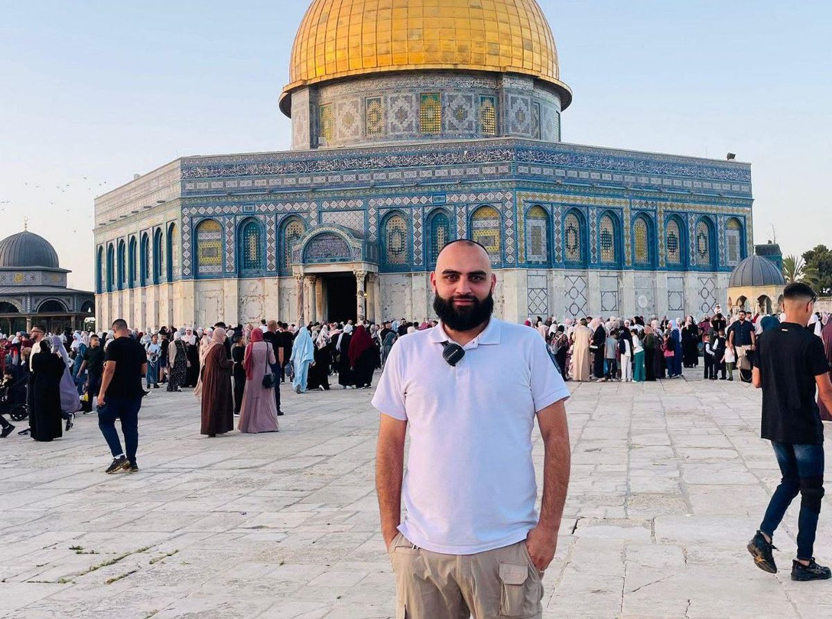 الاحتلال يعتقل حارسًا في الأقصى