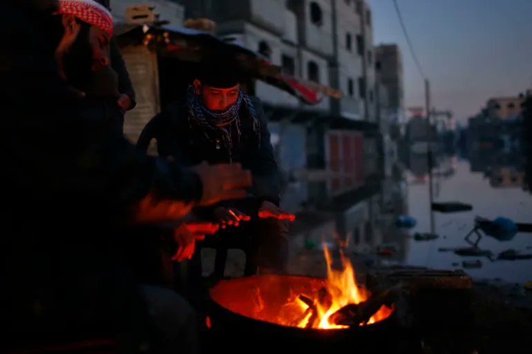 مفوض أونروا: أطفال غزة يتجمدون بسبب البرد ونقص المأوى
