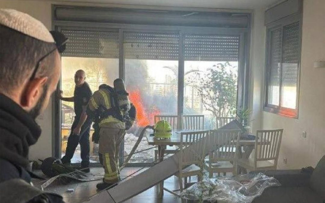 انفجار طائرة مسيَّرة في مبنى بمستوطنة يفني جنوب فلسطين المحتلَّة