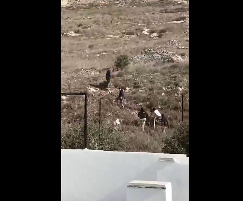 مستوطنون يهاجمون منازلاً في نابلس ومواجهات في قرية يتما