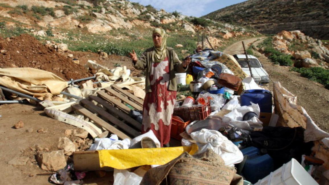 الاحتلال يخطر عائلات فلسطينية بالرحيل القسري عن قرية طانا الاحتلال يخطر عائلات فلسطينية بالرحيل القسري عن قرية طانا