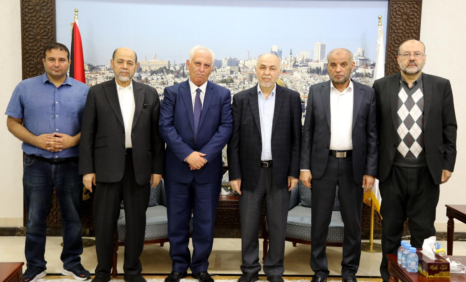 حماس تستقبل أمين عام حزب الشعب الفلسطيني في الدوحة حماس تستقبل أمين عام حزب الشعب الفلسطيني في الدوحة