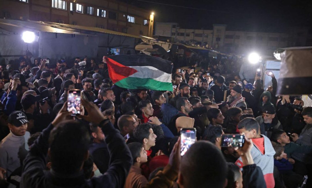 مع إعلان وقف إطلاق النار.. مشاعر مختلطة وأمل بالعودة إلى الحياة