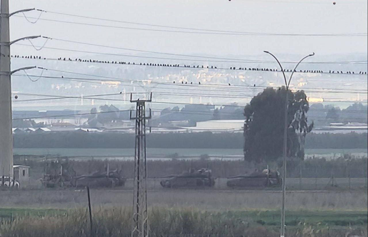 جيش الاحتلال يدفع بوحدة من الدبابات ولواء ناحال إلى جنين جيش الاحتلال يدفع بوحدة من الدبابات ولواء ناحال إلى جنين
