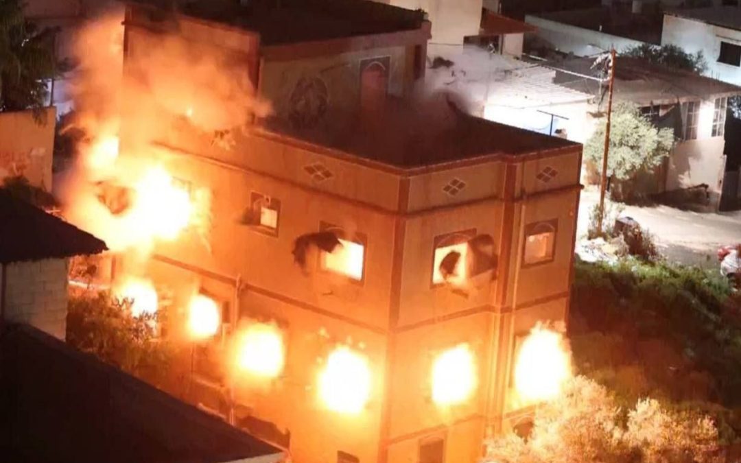 الاحتلال يفجّر منزل عائلة الشهيد القسامي علي أبو خليل في قلقيلية