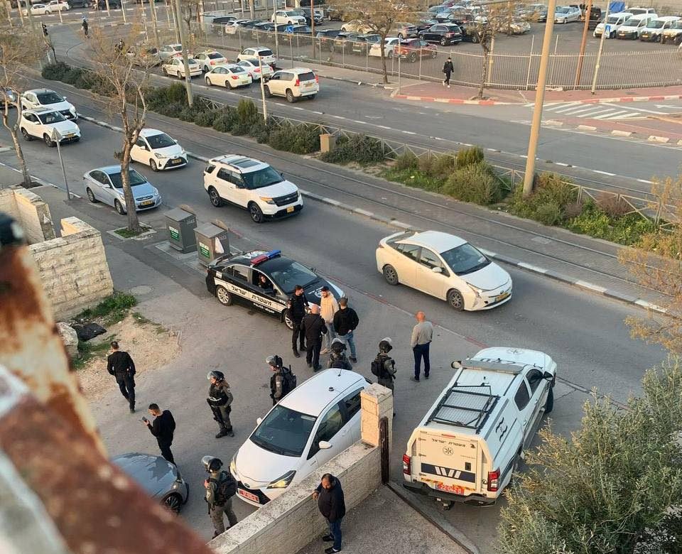 الاحتلال يشن حملة اقتحامات واعتقالات بأحياء القدس