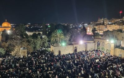 برحاب ليلة القدر.. 180 ألفًا يؤدون العشاء والتراويح في الأقصى
