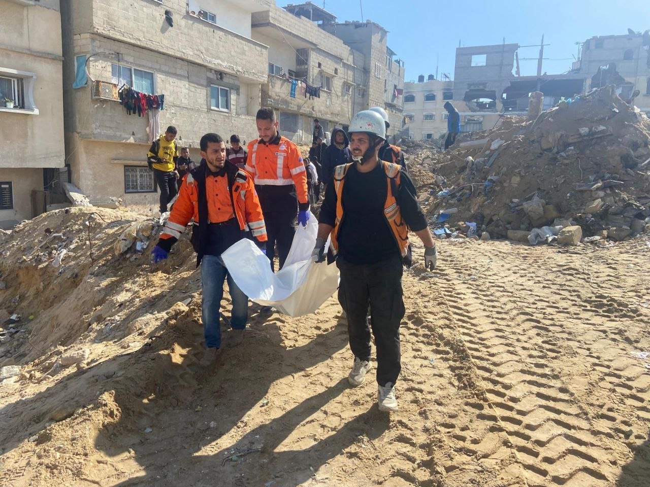 5 شهداء و37 إصابة بعدوان الاحتلال على غزة في 24 ساعة 5 شهداء و37 إصابة بعدوان الاحتلال على غزة في 24 ساعة
