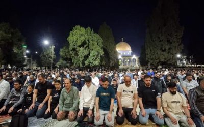 70 ألفًا يؤدون صلاتي العشاء والتراويح في الأقصى