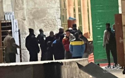 الاحتلال يجبر المعتكفين على مغادرة المسجد الأقصى