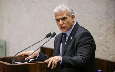 لابيد يدعو للتمرد على الحكومة في حال عدم امتثالها لقرار العليا الإسرائيلية