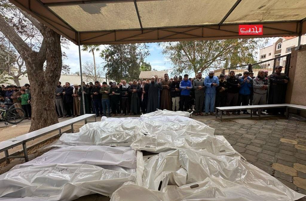 مجزرة جديدة .. 20 شهيدًا بقصف الاحتلال منزلاً لعائلة العقاد في خانيونس