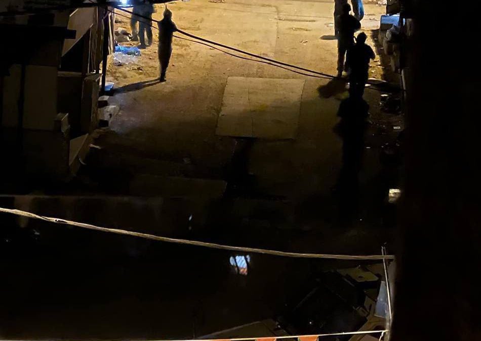 الاحتلال يوسع عدوانه في مخيم بلاطة ويجبر عائلات على النزوح
