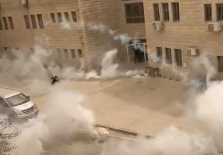 إصابة 23 فلسطينيا في اقتحام جيش الاحتلال لحرم جامعة القدس