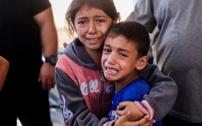 بين آلام اليُتم ومعاناة الجوع والنزوح.. أكثر من 40 ألف طفل دون عوائل في غزة