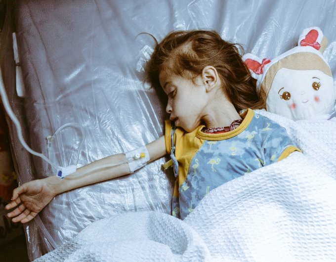 غزة في “المجاعة الكاملة”.. عندما يضعف الجسد الهزيل عن صيحة الاستغاثة
