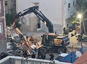 سلطات الاحتلال تهدم منزلاً في بلد جسر الزرقا بذريعة “عدم الترخيص”