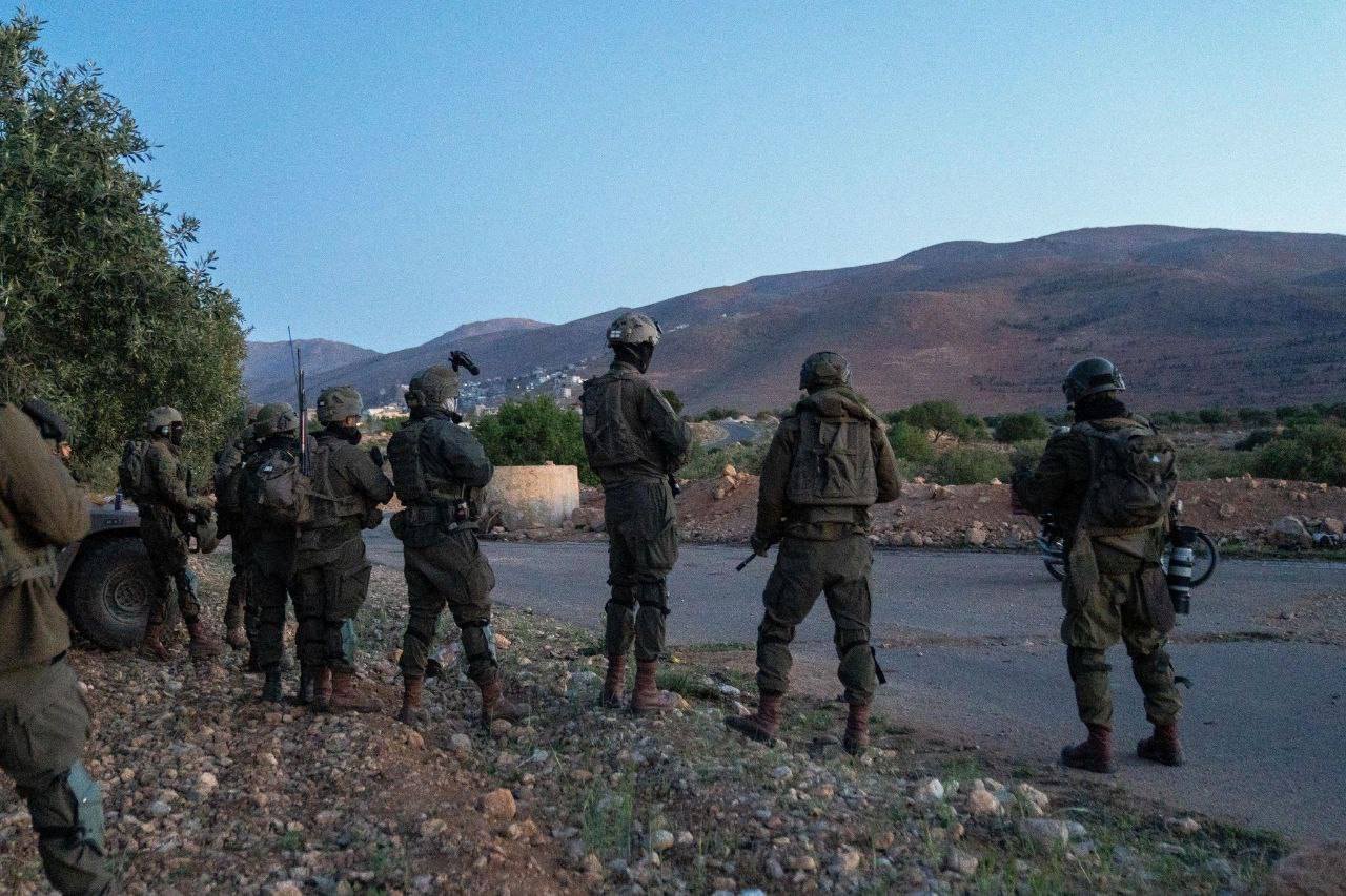 قوّات الاحتلال تتوغّل في ريف القنيطرة الجنوبي وتخطف مواطنَيْن قوّات الاحتلال تتوغّل في ريف القنيطرة الجنوبي وتخطف مواطنَيْن