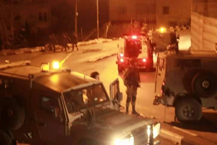 الخليل .. الاحتلال يقتحم منزلي منفذي عملتي تل أبيب وعتصيون