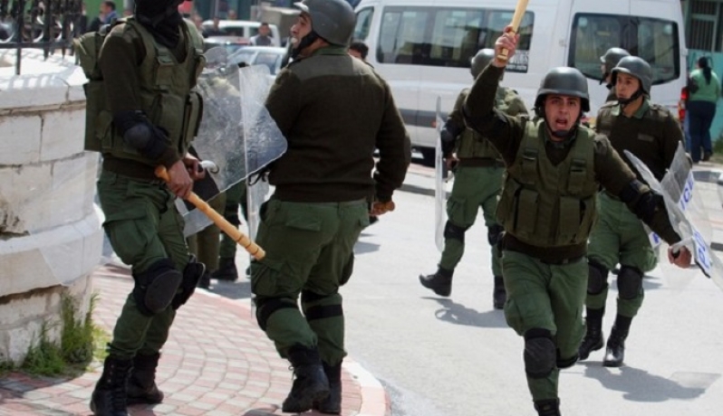 أجهزة السلطة تعتقل مواطنين وتواصل اعتقال آخرين