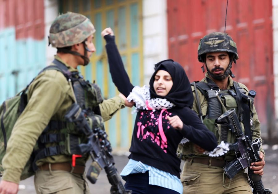 محكمة الاحتلال تُصدر حُكماً بسجن فتاة قاصر من الخليل