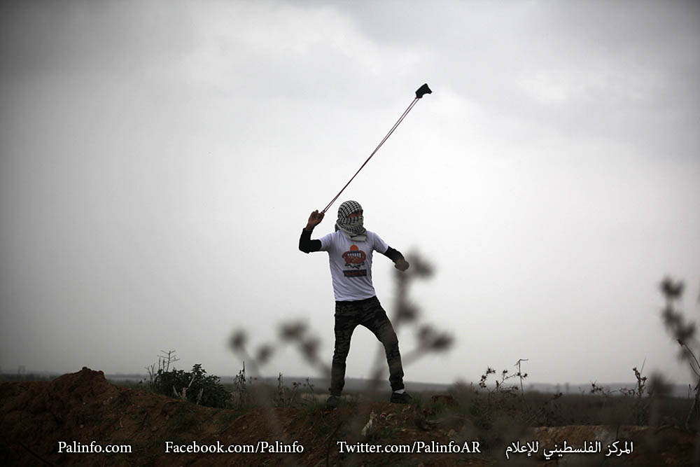 مواجهات مع الاحتلال وسط قطاع غزة