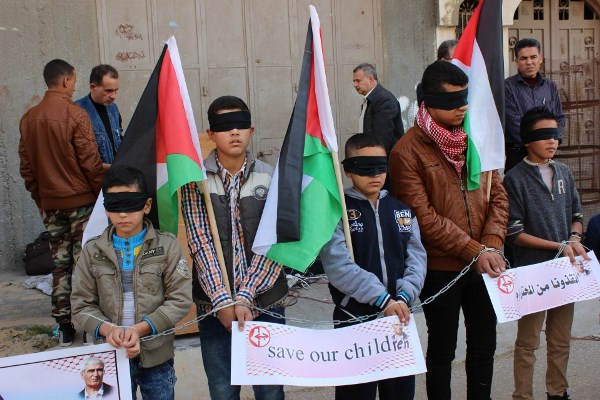 أشبال غزة يتضامنون مع الأطفال الأسرى
