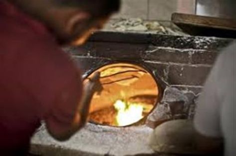 خبز «الصاج» و«الطابون» تراث فلسطيني على موائد الغزيين